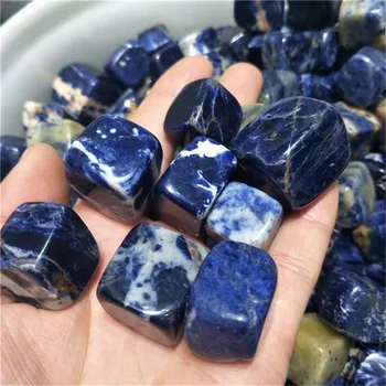 20-30mm crystal naturlige mineraler kvarts krystal blå sodalite væltede sten krystaller terning for Fish tank dekoration